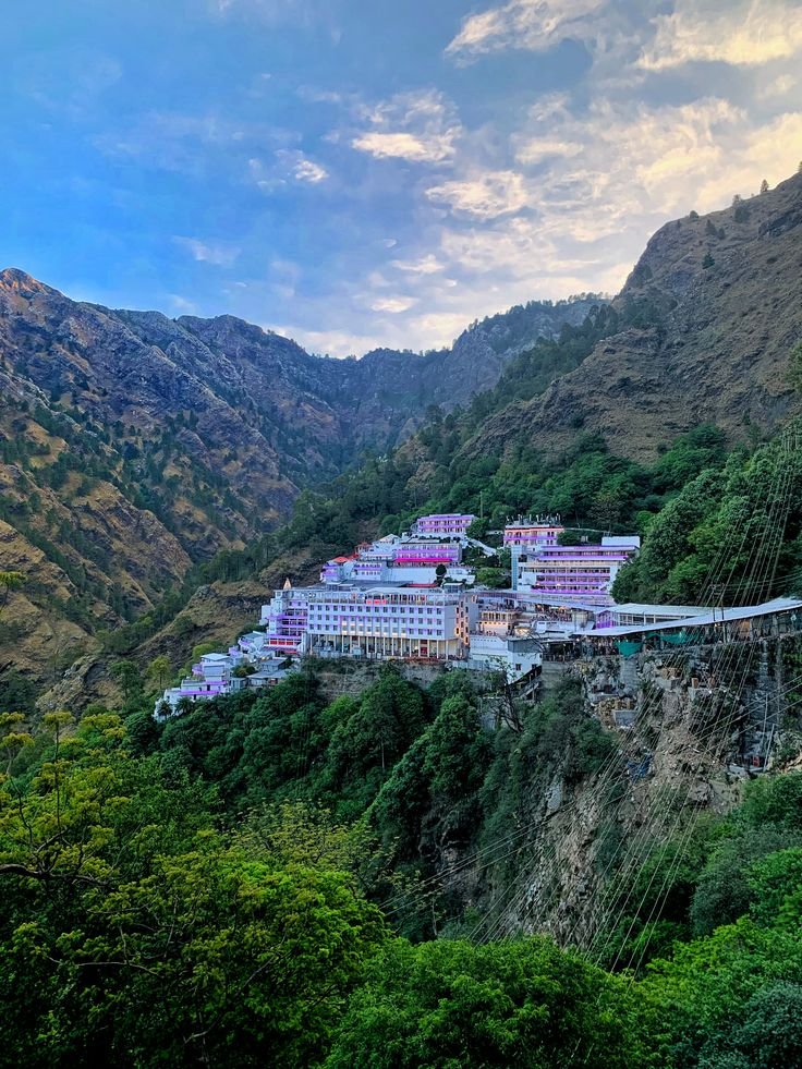 Vaishno Devi: Trek vs Helicopter